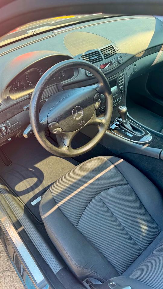 Mercedes Benz E 200 2007 — interior