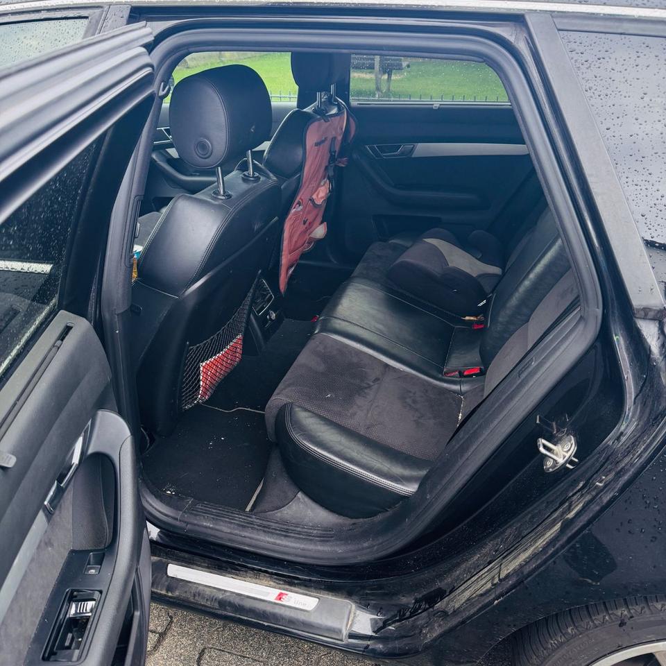 Audi A6 2011 — interior