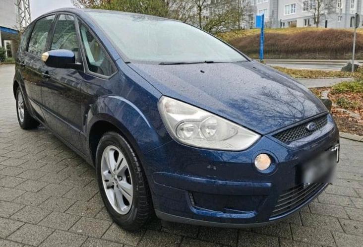 Ford S-Max 2007 — rear view