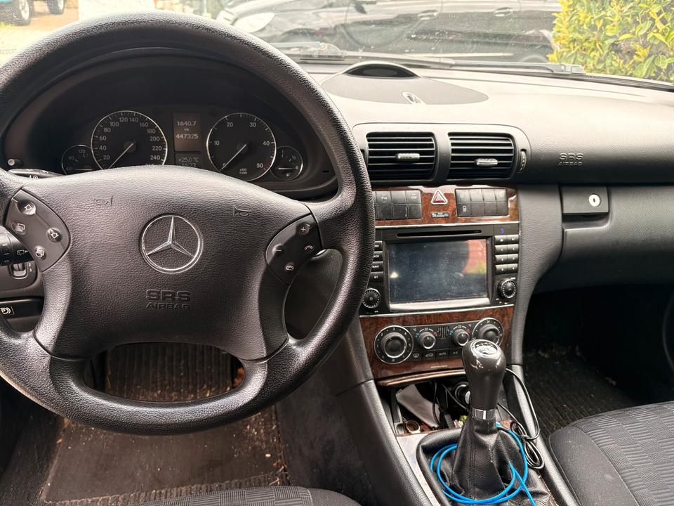 Mercedes Benz C 200 2006 — engine