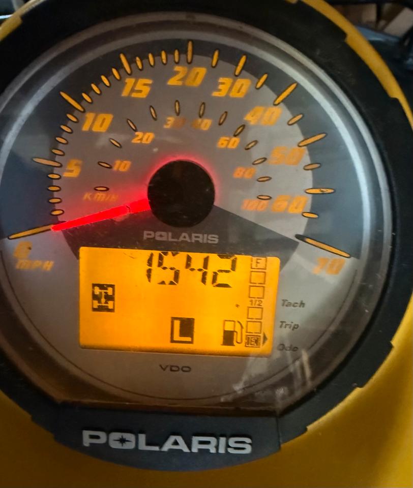 Weitere Motorräder Polaris 700 twin Sportsman/ 1542 km/ Seilwinde/ AHK 2005 — interior