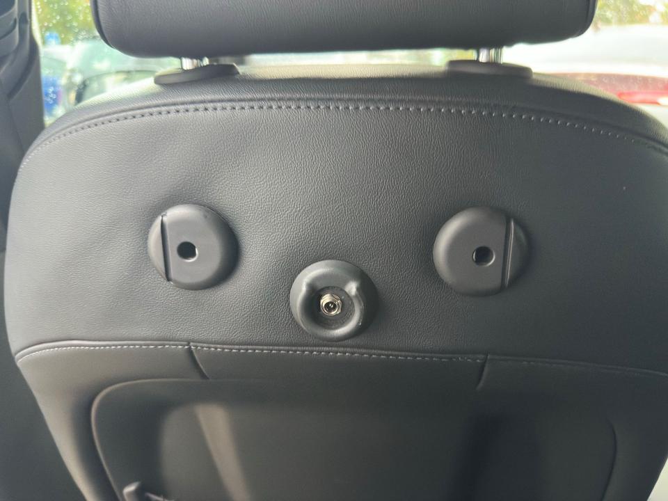 Audi A4 2010 — photo 26