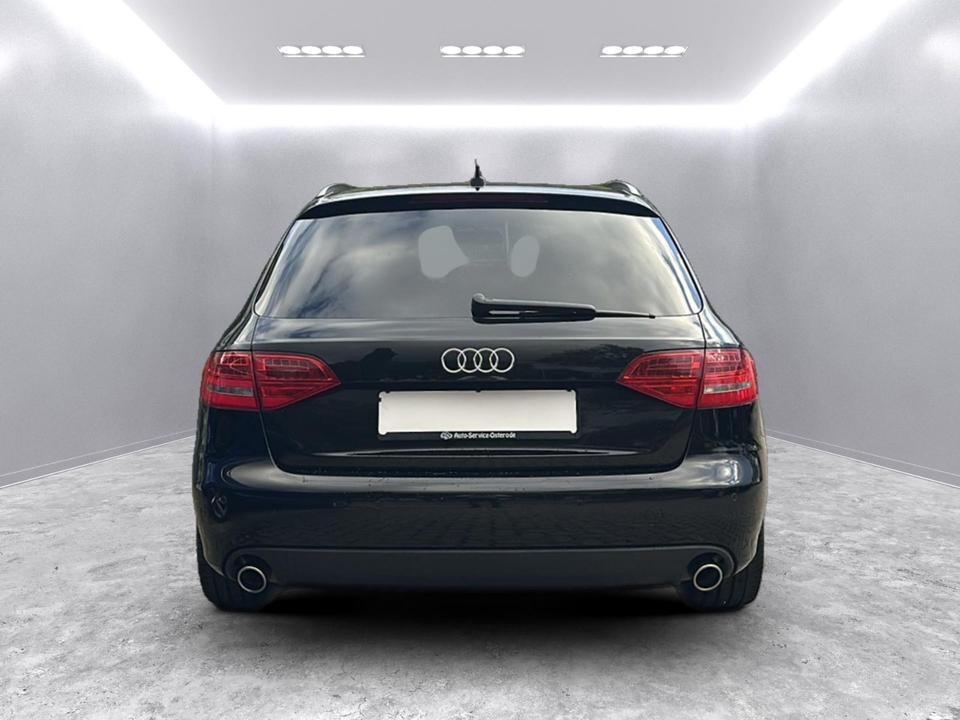 Audi A4 2010 — engine