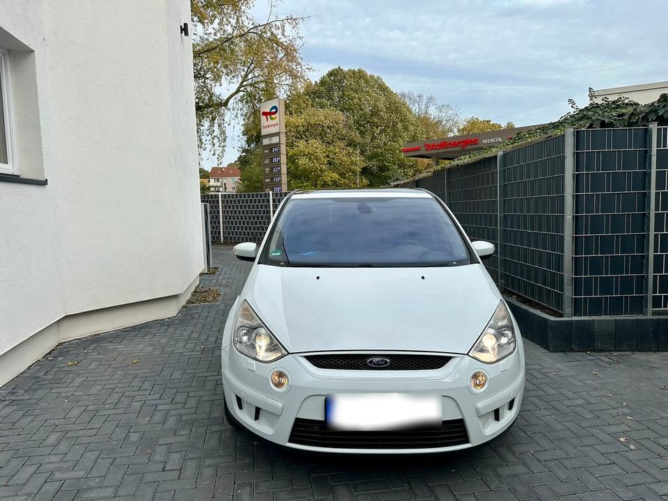 Ford S-Max 2008 — вигляд ззаду