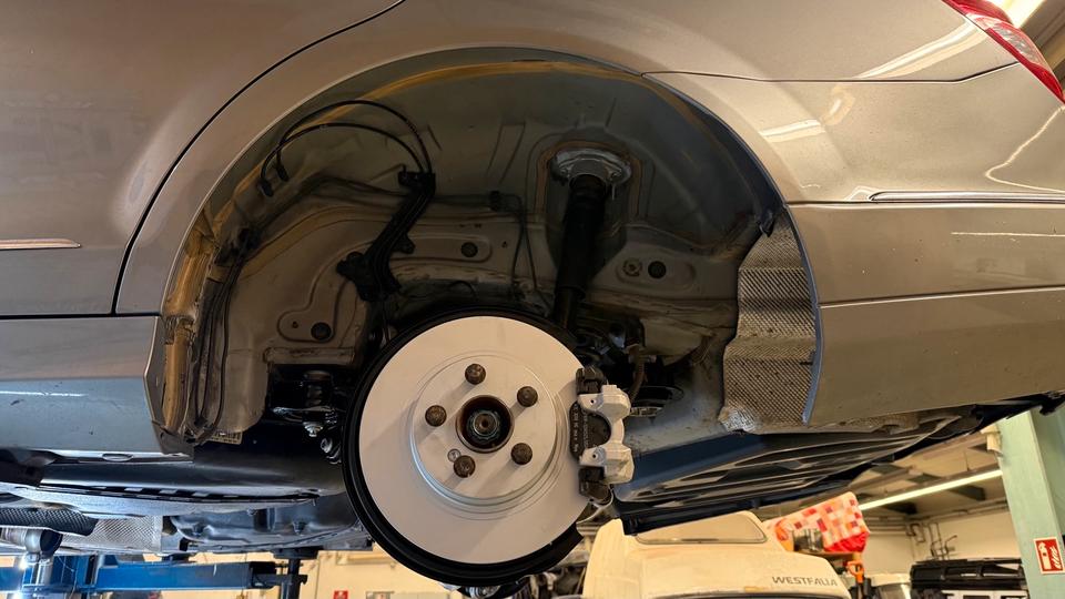 Mercedes Benz C 220 2008 — photo 12
