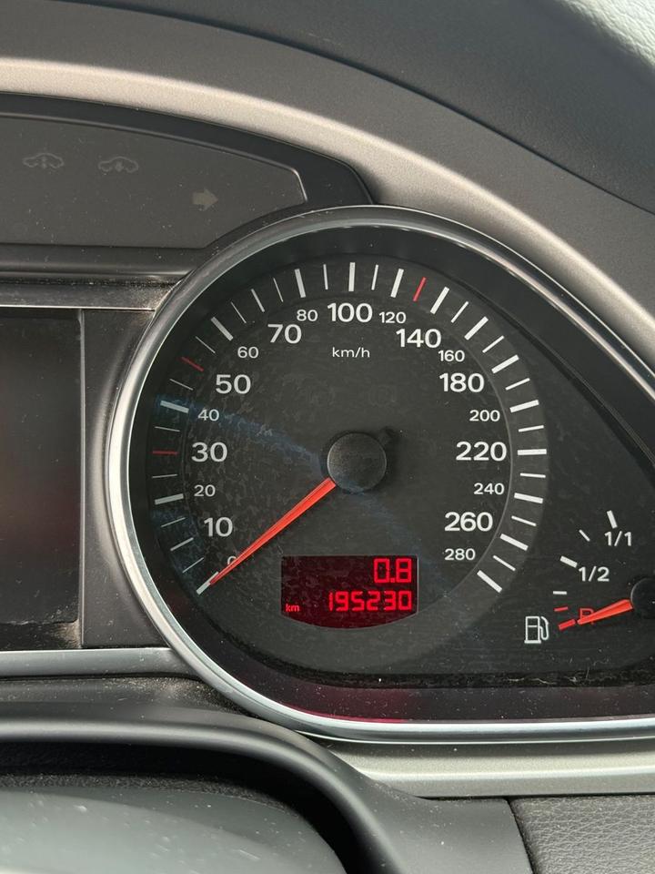 Audi Q7 2008 — photo 17