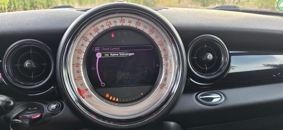Mini Cooper S 2011 — photo 10