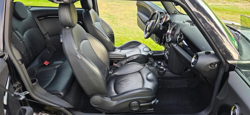 Mini Cooper S 2011 — photo 11