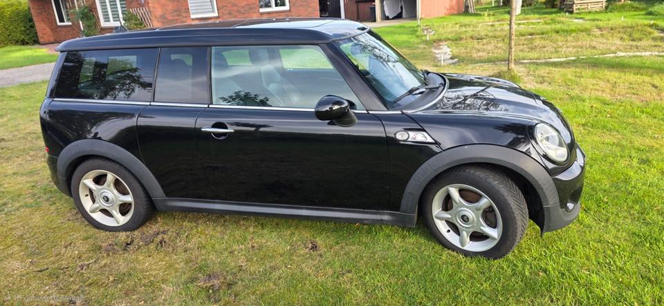 Mini Cooper S 2011 — interior