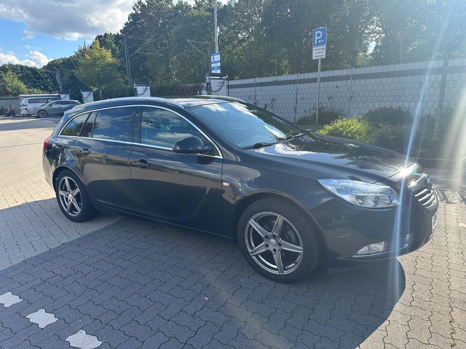 Opel Insignia 2013 — rear view