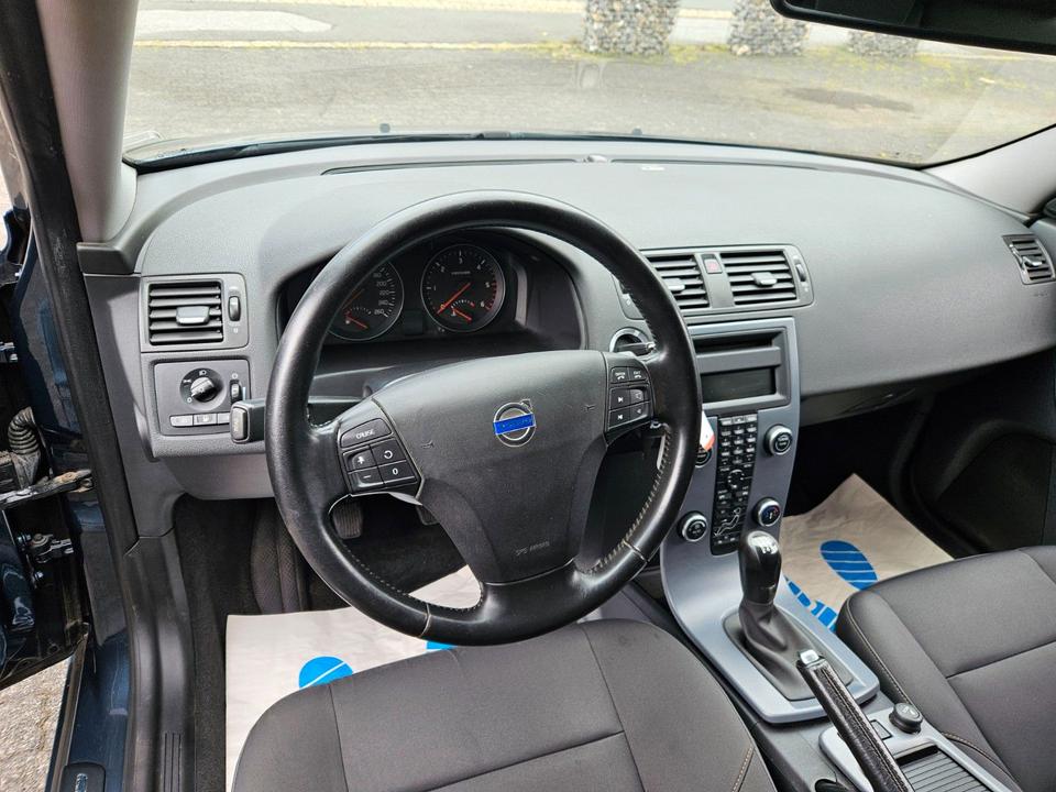 Volvo V50 2010 — photo 12