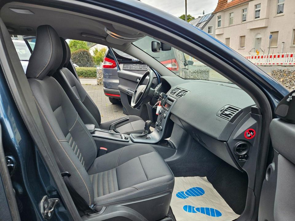 Volvo V50 2010 — photo 13