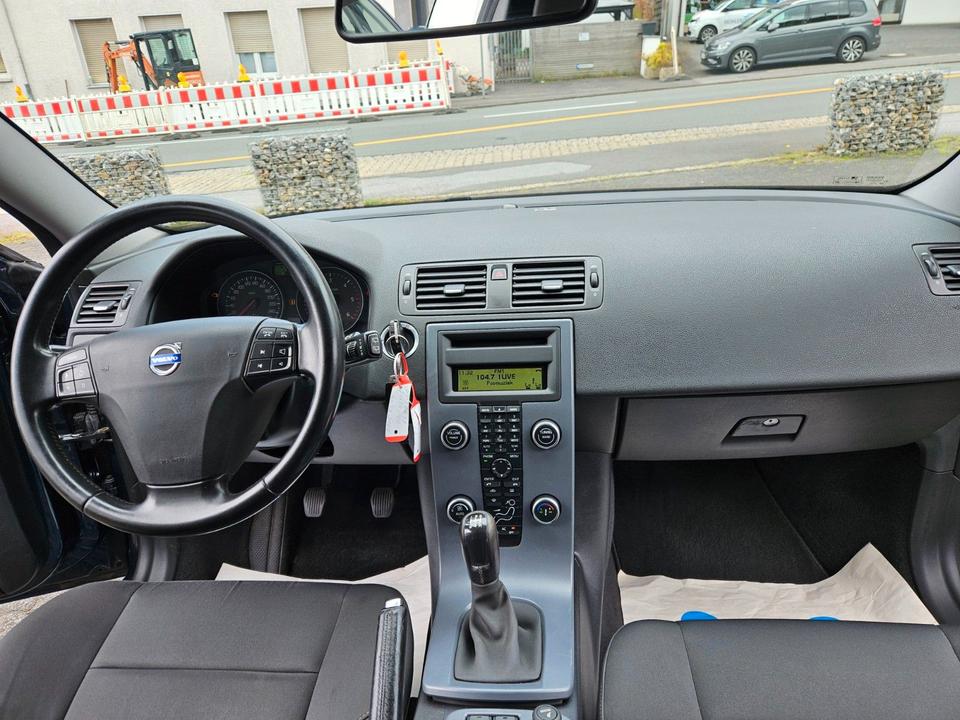 Volvo V50 2010 — photo 19
