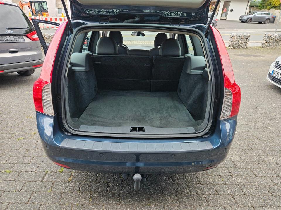 Volvo V50 2010 — photo 22