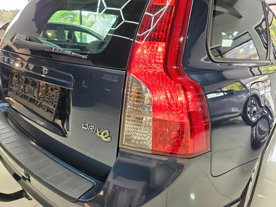 Volvo V50 2010 — photo 6