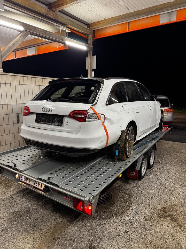 Audi A4 2014 — rear view