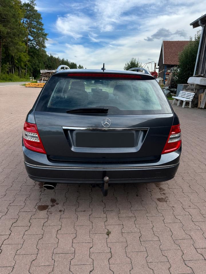Mercedes Benz C 220 2010 — photo 5