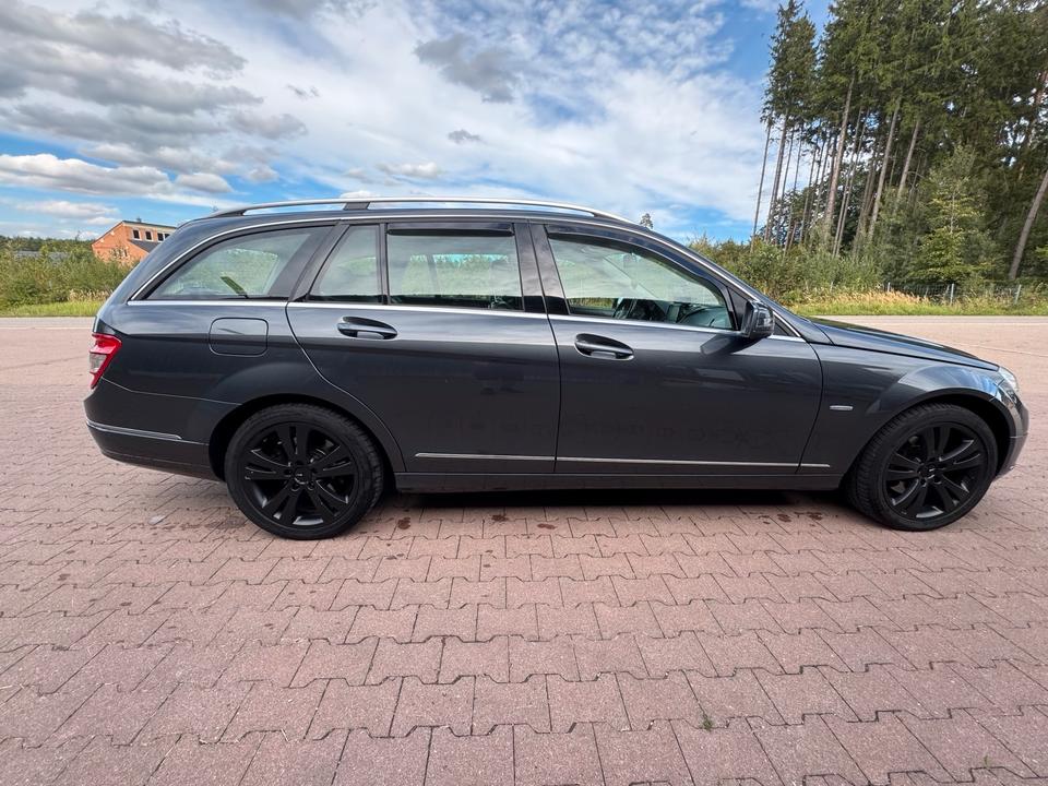 Mercedes Benz C 220 2010 — photo 7