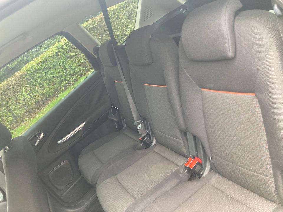 Ford S-Max 2007 — photo 13