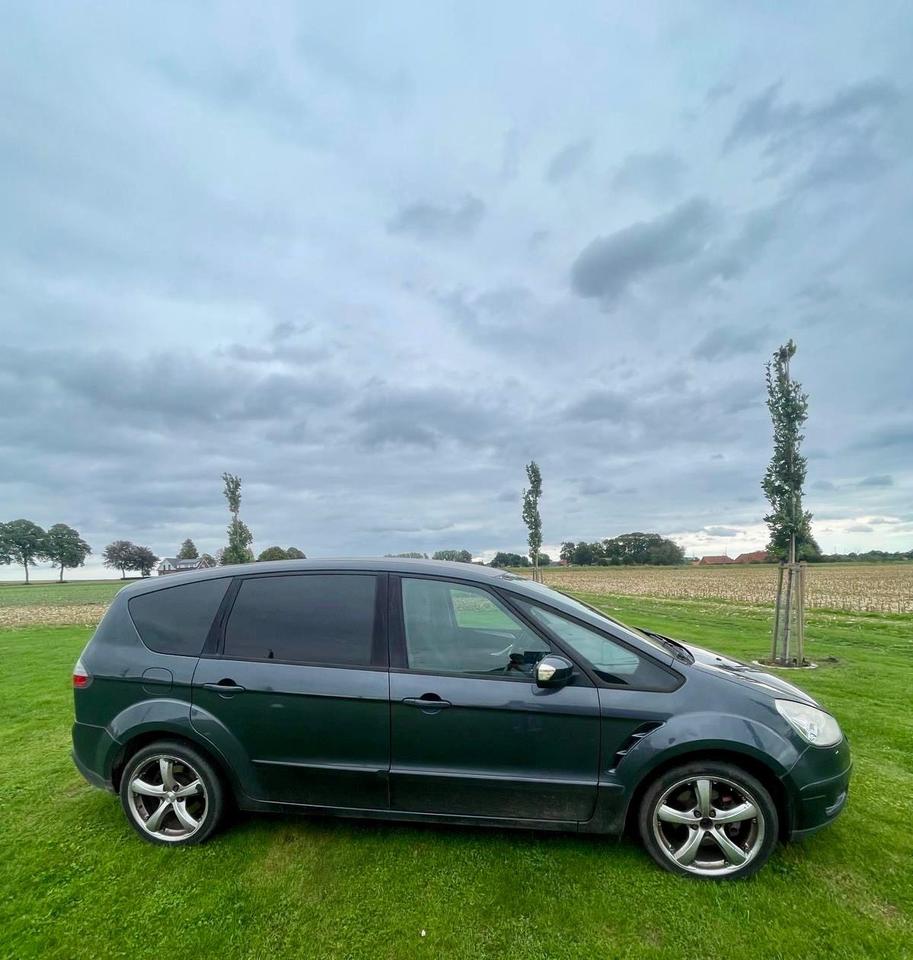 Ford S-Max 2007 — rear view