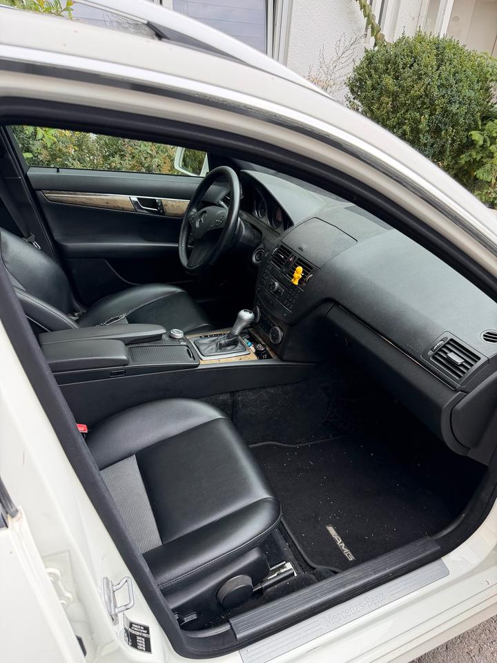 Mercedes Benz C 320 2008 — photo 10