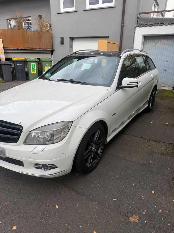 Mercedes Benz C 320 2008 — rear view
