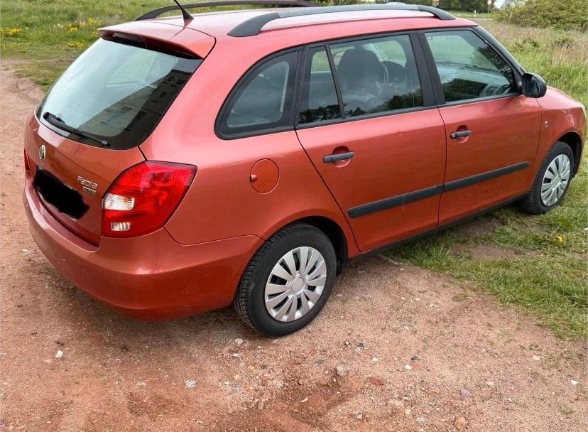 Skoda Fabia 2008 — engine