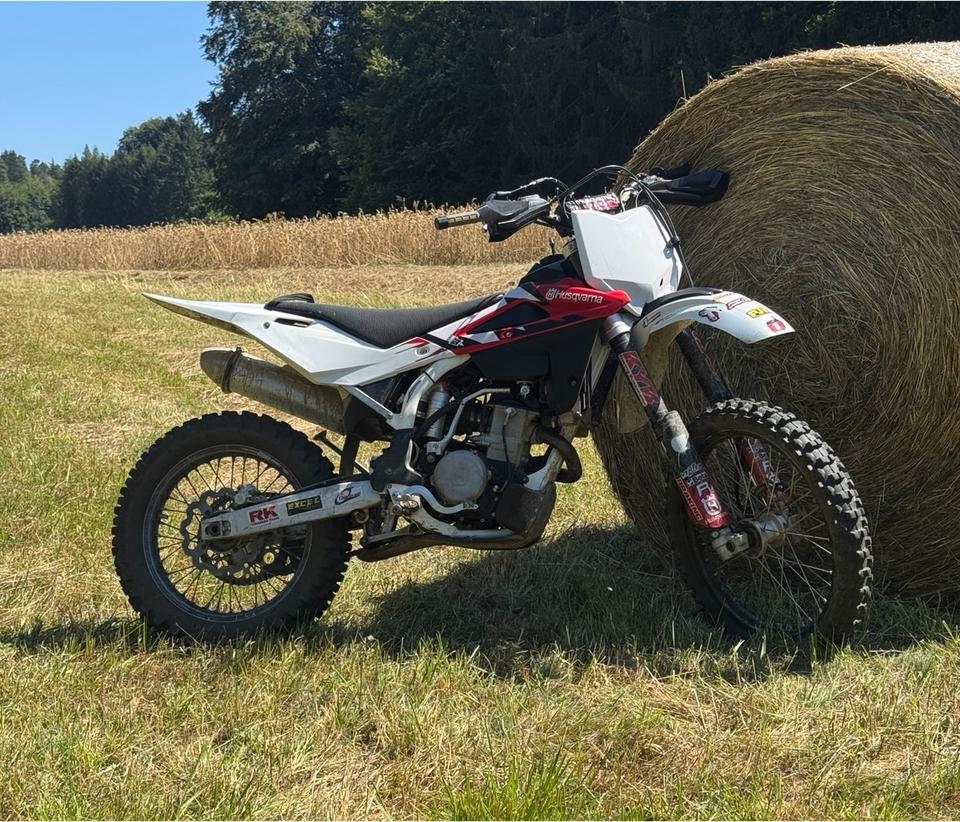 Husqvarna TE 250/310 Motocross Enduro Top Zustand 2012 — rear view
