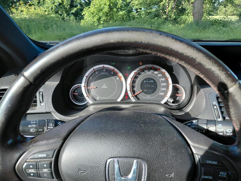 Honda Accord 2011 — photo 10