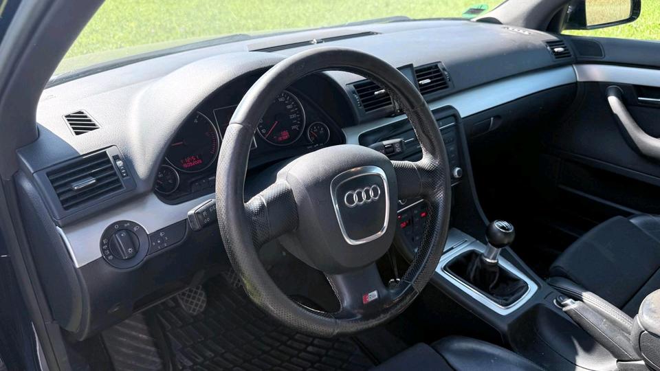 Audi A4 2007 — photo 9