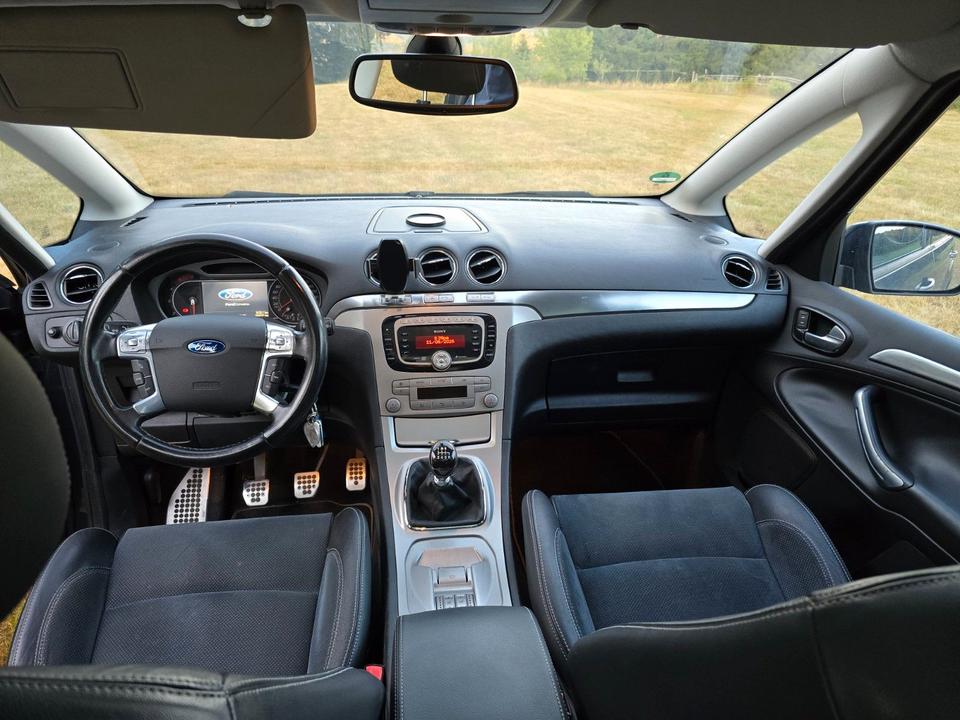 Ford S-Max 2009 — photo 11