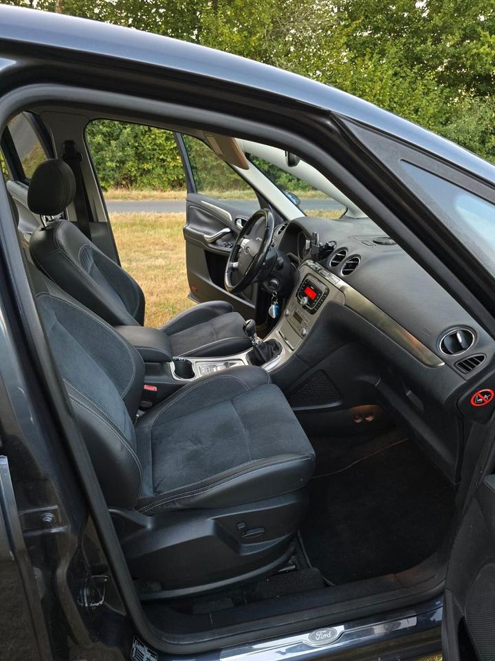 Ford S-Max 2009 — photo 13