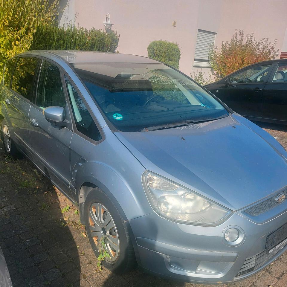 Ford S-Max 2008 — rear view