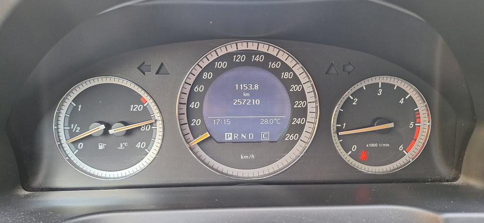Mercedes Benz C 220 2008 — photo 12