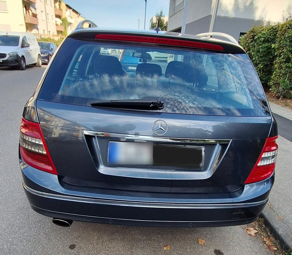 Mercedes Benz C 220 2008 — engine