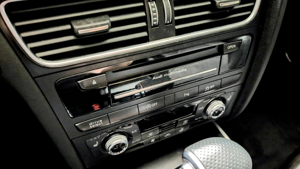 Audi A4 2014 — photo 20