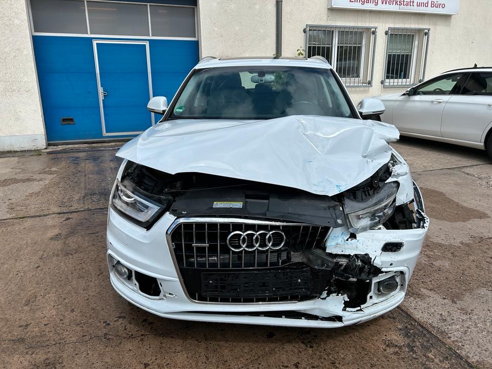 Audi Q3 2013 — rear view