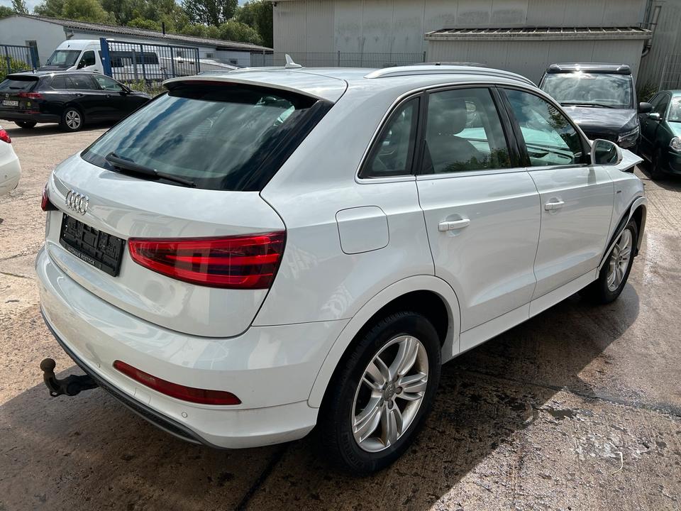 Audi Q3 2013 — engine