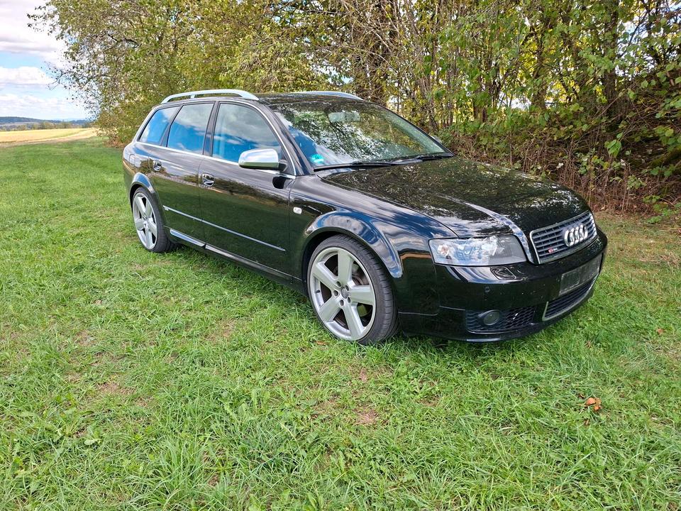 Audi A4 2004 — rear view