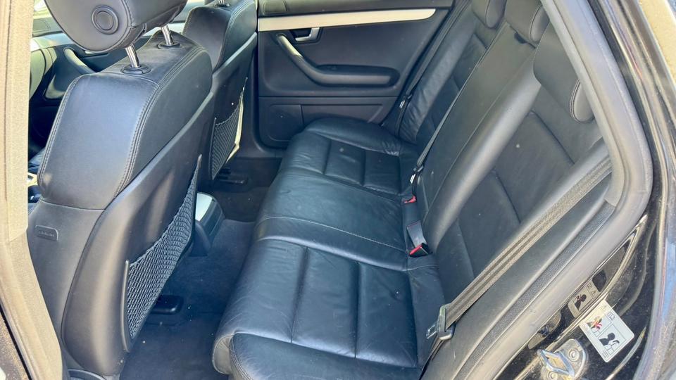 Audi A4 2006 — photo 11