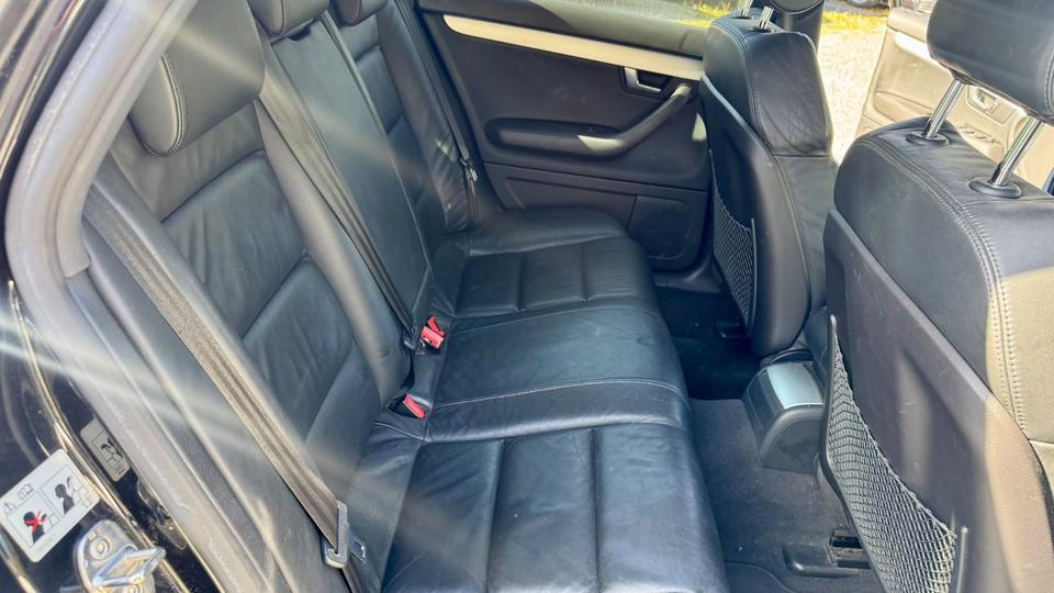 Audi A4 2006 — photo 13