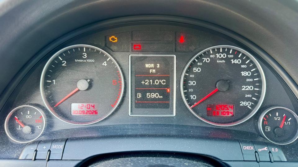 Audi A4 2006 — photo 18