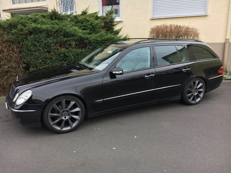 Mercedes Benz E 220 2005 — engine