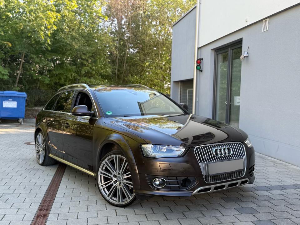 Audi A4 Allroad 2014 — rear view