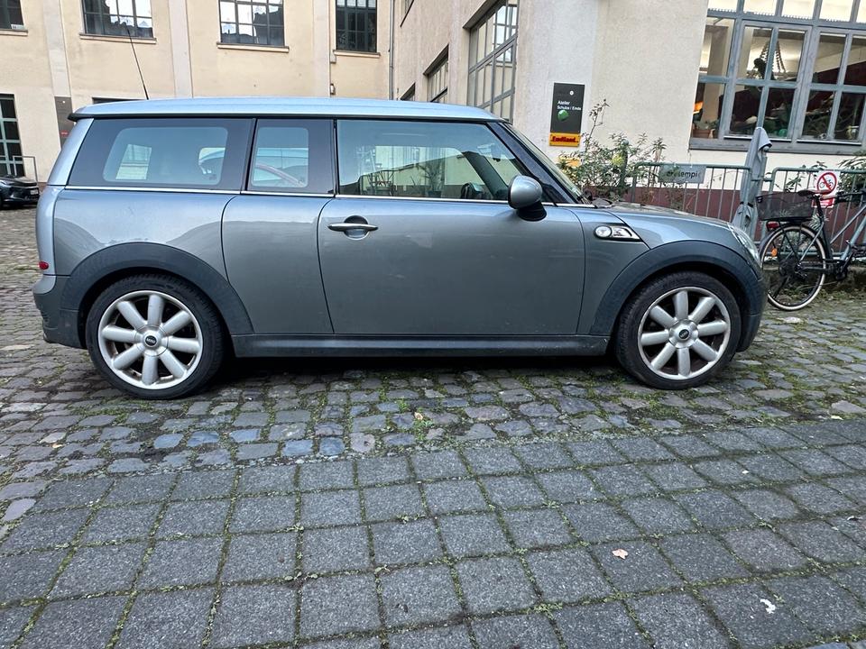 Mini Cooper S 2007 — вигляд ззаду