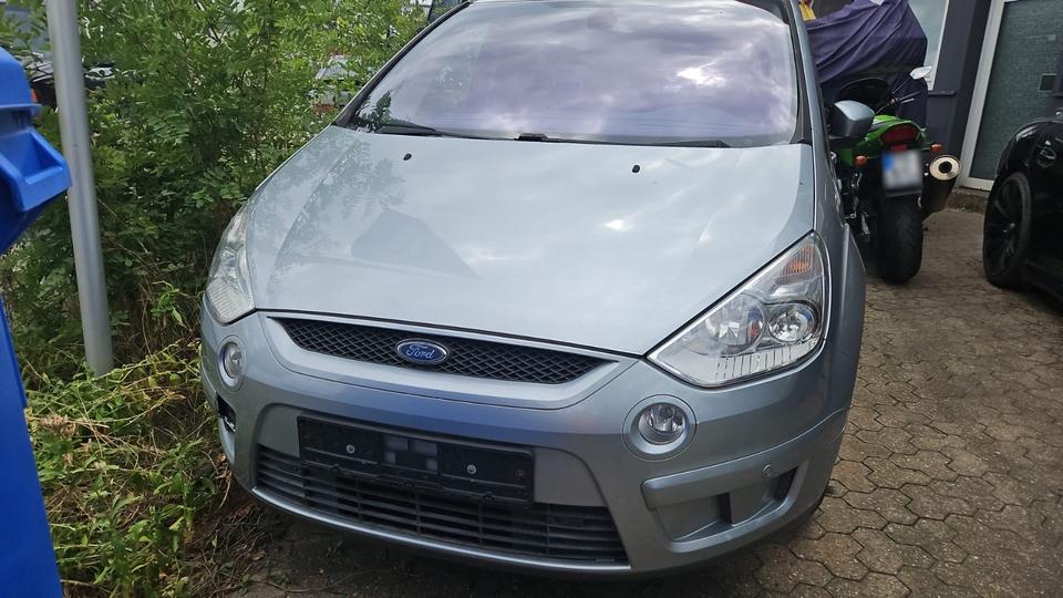 Ford S-Max 2007 — вигляд ззаду