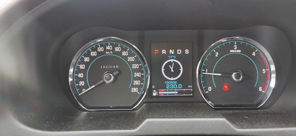 Jaguar XF 2015 — photo 11