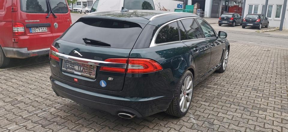 Jaguar XF 2015 — engine