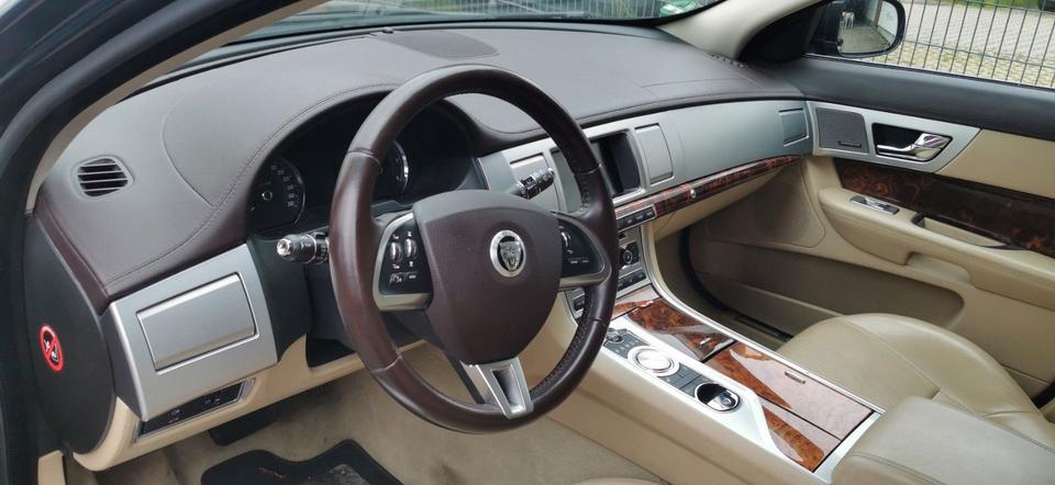 Jaguar XF 2015 — photo 8