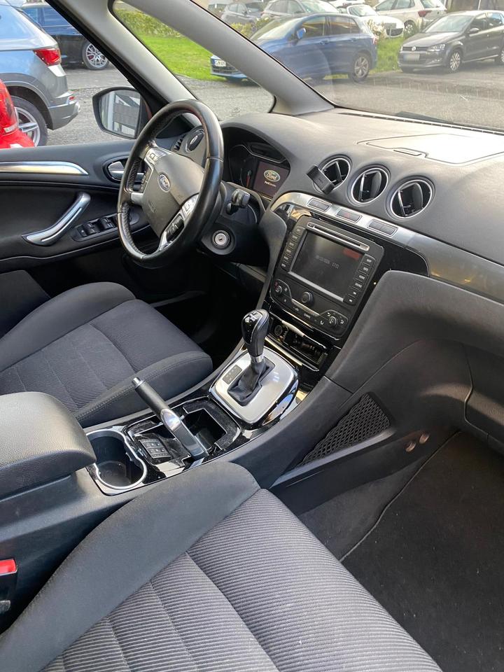 Ford S-Max 2011 — photo 10